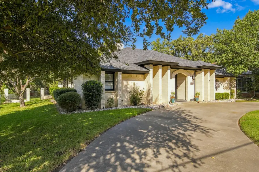 1005 S Denton Street, Gainesville, TX 76240 - #3