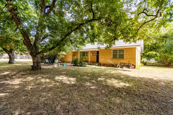 203 Bowie Street, Clyde, TX 79510