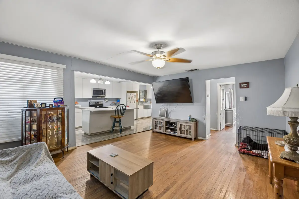 1108 S Edgefield Avenue, Dallas, TX 75208 - #1