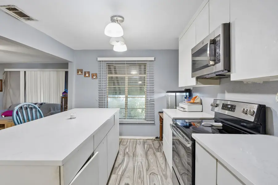 1108 S Edgefield Avenue, Dallas, TX 75208 - #3