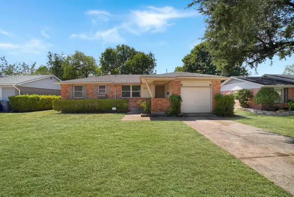 2604 Globe Avenue, Dallas, TX 75228