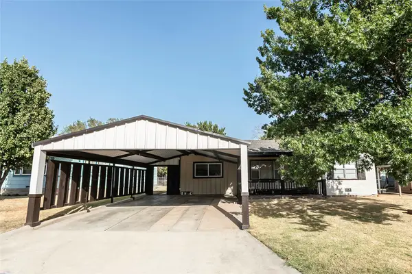 105 Benton Street, Nocona, TX 76255