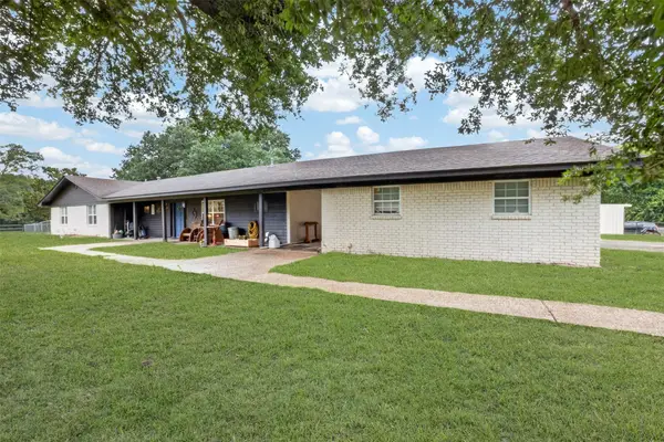 3690 Fm 49, Gilmer, TX 75644