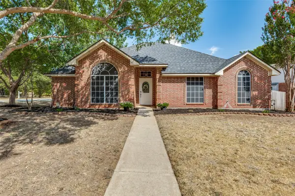 701 Carlisle Court, Lake Dallas, TX 75065