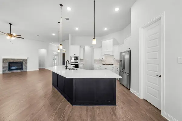 132 Liv Meadow Way, Waxahachie, TX 75165
