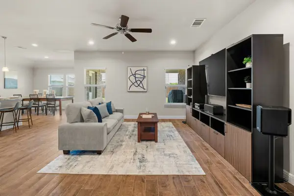 1338 Rolling Meadows Drive, Cedar Hill, TX 75104