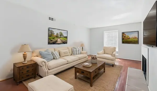 5232 Fleetwood Oaks Avenue #216, Dallas, TX 75235