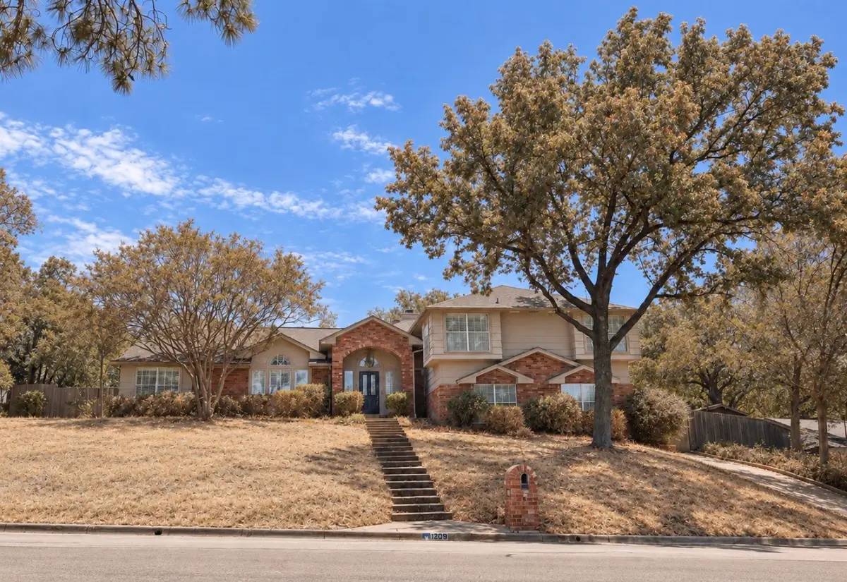 3209 Woodford Drive, Arlington, TX 76013 - #1