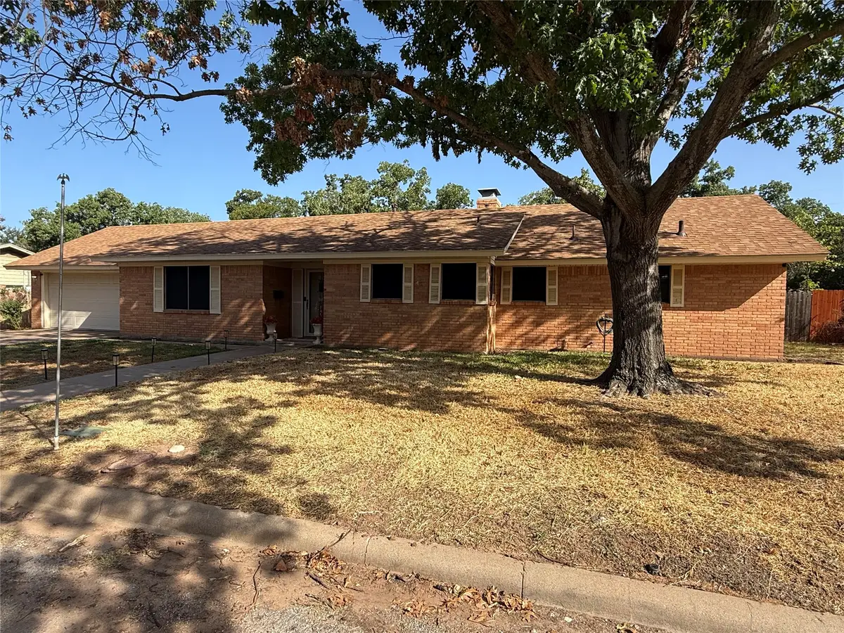 604 Kingwood Drive, Mineral Wells, TX 76067 - #1
