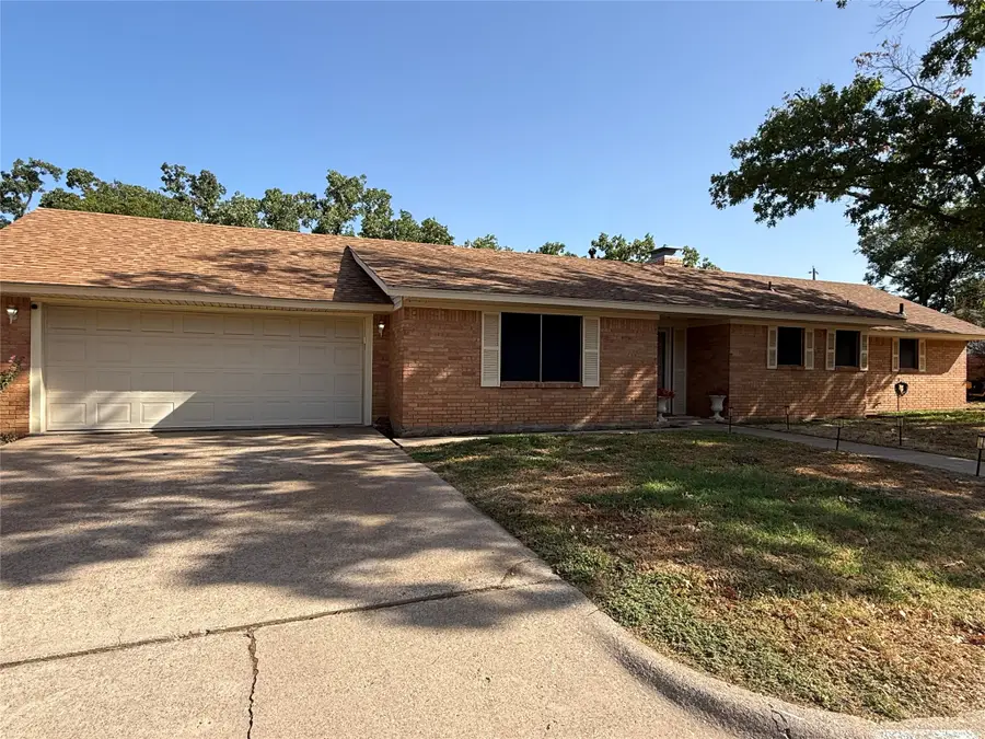 604 Kingwood Drive, Mineral Wells, TX 76067 - #2
