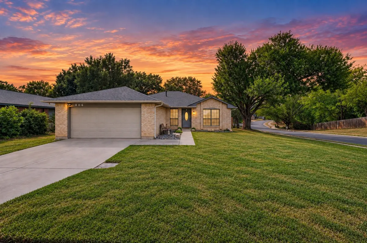 806 Creekside Drive, Euless, TX 76040 - #1