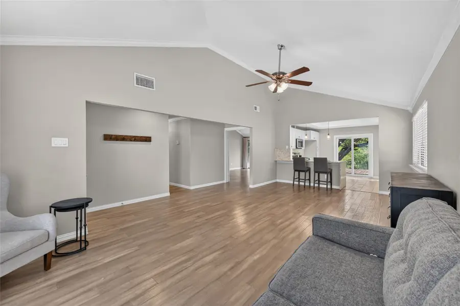 806 Creekside Drive, Euless, TX 76040 - #3