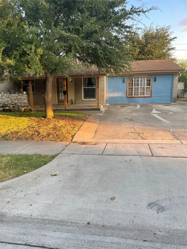 325 Sparks Drive, Grand Prairie, TX 75051