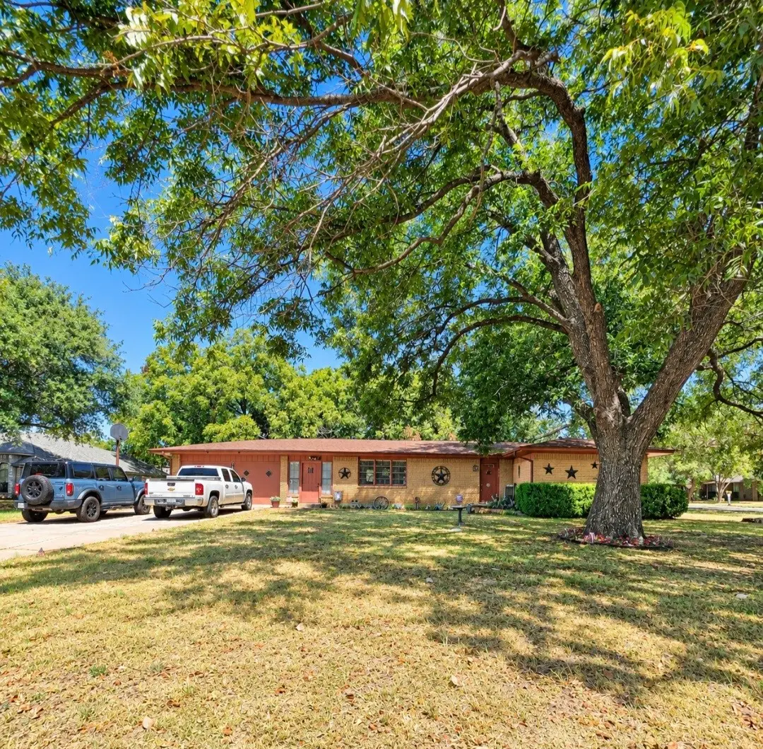 800 Kerry Lane, Azle, TX 76020 - #1