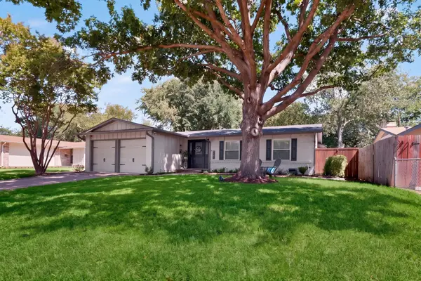 8632 Kingspoint Drive, Dallas, TX 75238