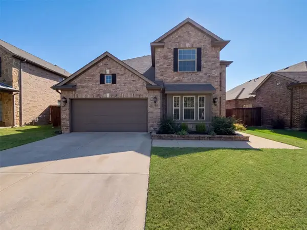 8152 Black Sumac Drive, Fort Worth, TX 76131