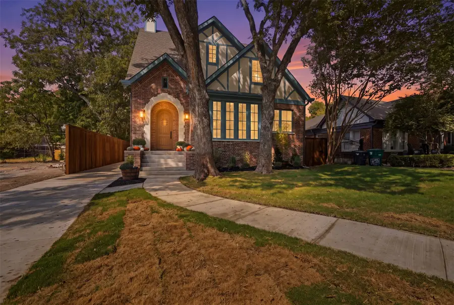 2212 Carleton Avenue, Fort Worth, TX 76107 - #2