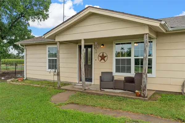 2851 Fm 339, Mount Calm, TX 76673