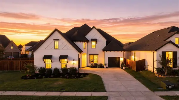 700 Colt Drive, Aubrey, TX 76227