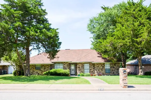 235 N Beltwoods Drive, DeSoto, TX 75115