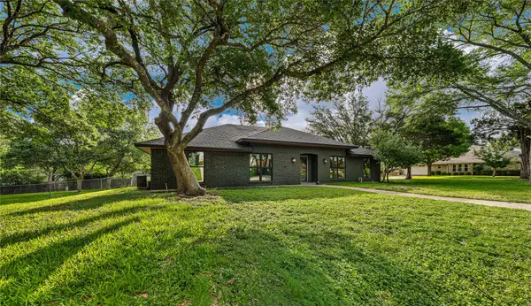 9917 Sandalwood Drive, Woodway, TX 76712