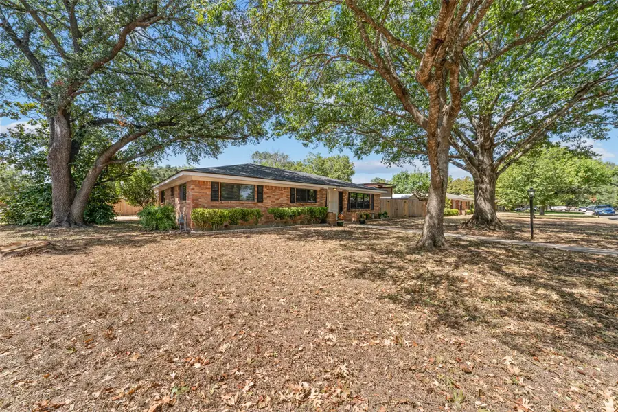 400 Cranbrook Drive, Woodway, TX 76712 - #2