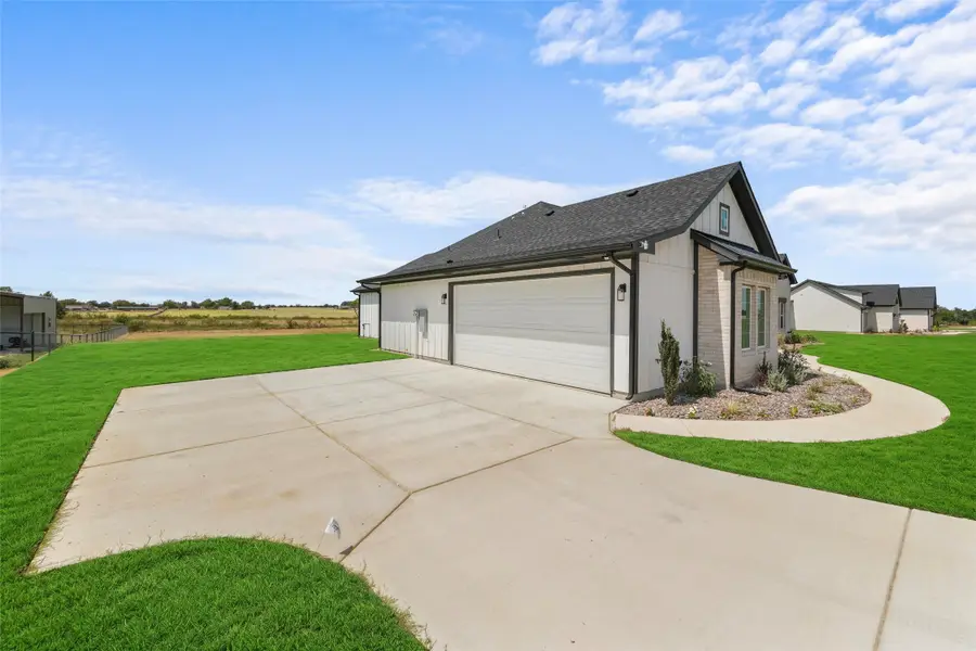 1054 Dixie Estates Way, Whitesboro, TX 76273 - #3