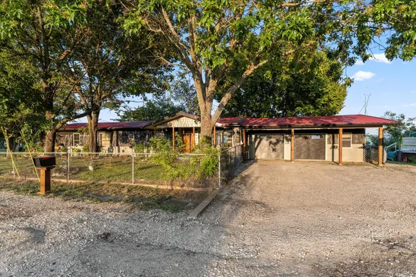 308 Causeway Cove, Seven Points, TX 75143