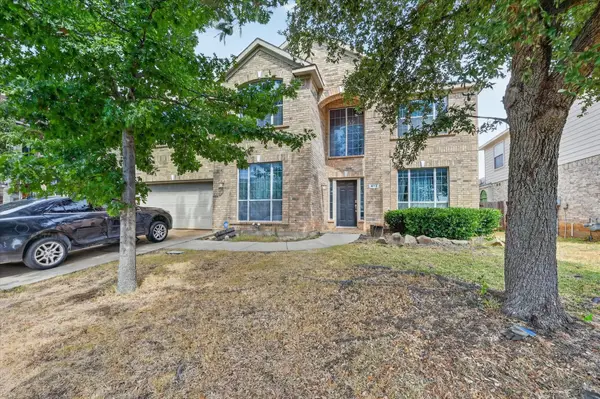 412 Roundrock Lane, Fort Worth, TX 76140