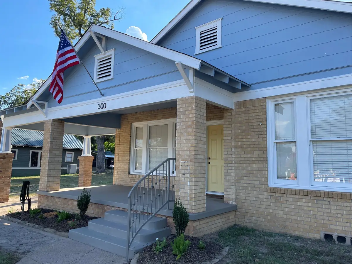 300 S Prairieville Street, Athens, TX 75751 - #1