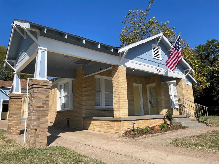 300 S Prairieville Street, Athens, TX 75751 - #3