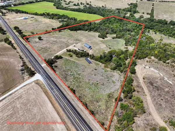 6927 State Highway 22, Bynum, TX 76631