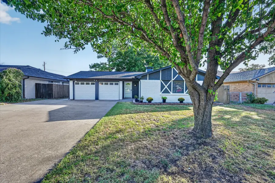728 Douglas Street, Burleson, TX 76028 - #3