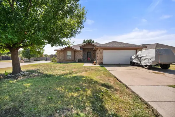 7 Mills Court, Mansfield, TX 76063