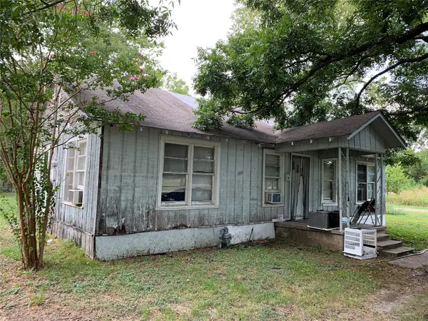100 S Wright Avenue, Kerens, TX 75144
