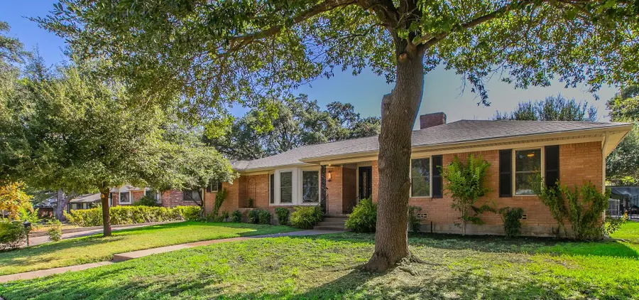 5220 Lake Charles Drive, Waco, TX 76710 - #2