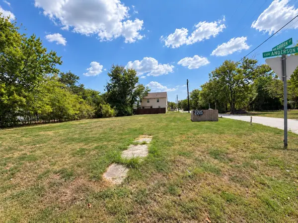 2215 Anderson Street, Greenville, TX 75401
