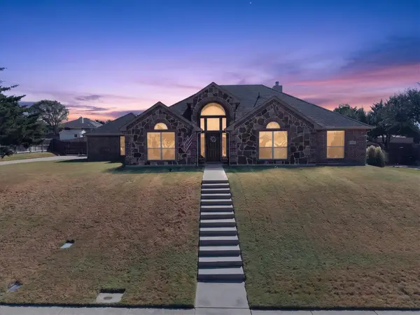 6460 Fox Run Dr., Midlothian, TX 76065