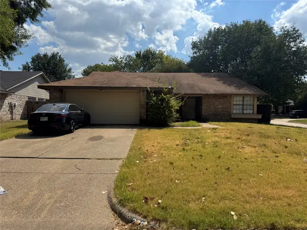 2681 Steppington Street, Grand Prairie, TX 75052