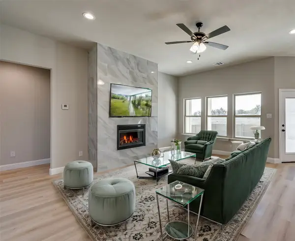 420 E Lamar Street, Palmer, TX 75152