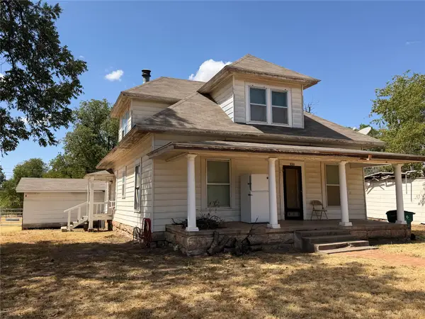 401 N Stratton Street, Seymour, TX 76380