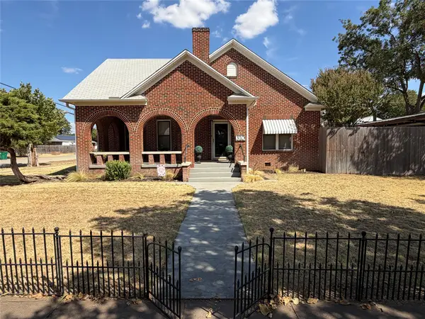 310 N Donald Street, Seymour, TX 76380