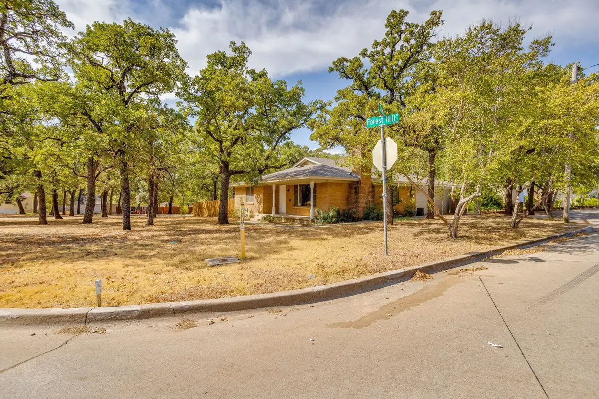 6200 Forest Hill Drive, Forest Hill, TX 76119 - #1