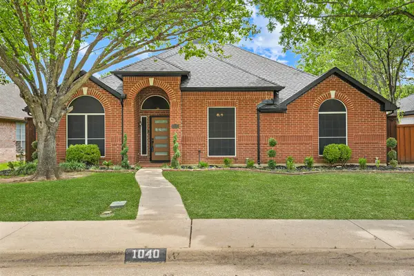 1040 Essex Drive, Cedar Hill, TX 75104