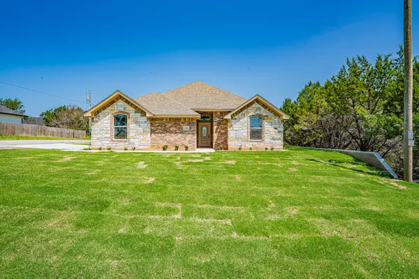 2600 Creek Drive, Granbury, TX 76048