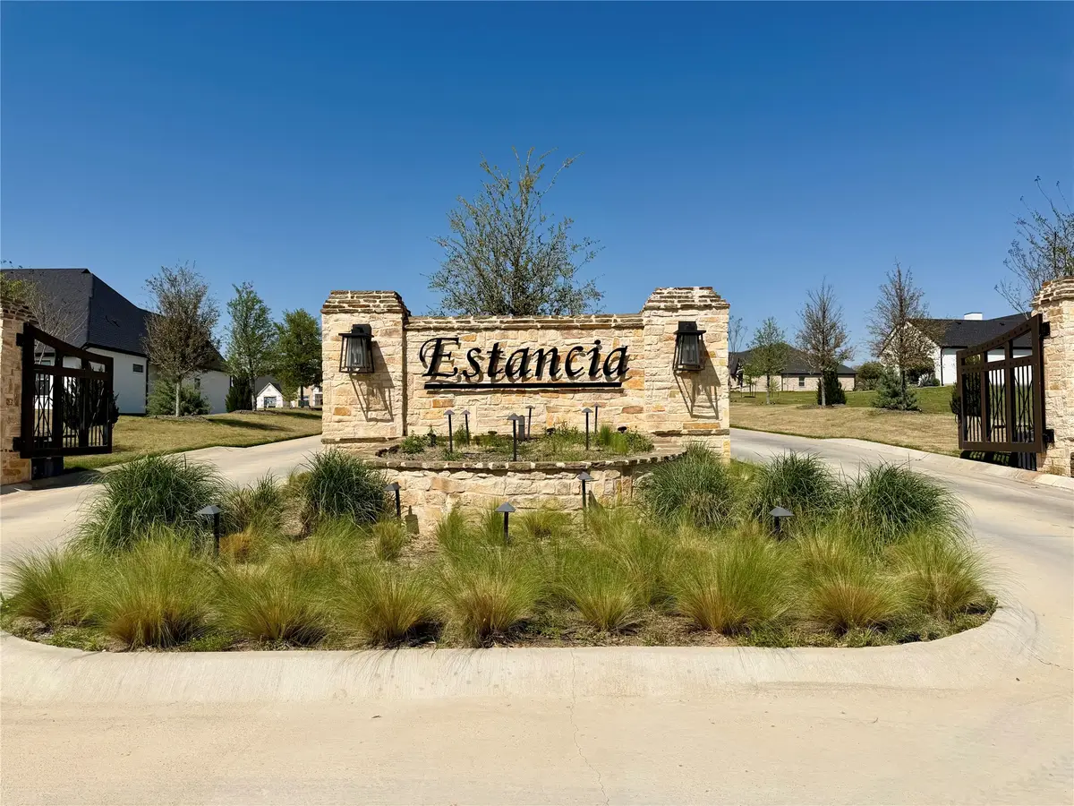 1048 Estancia Boulevard, Weatherford, TX 76088 - #1