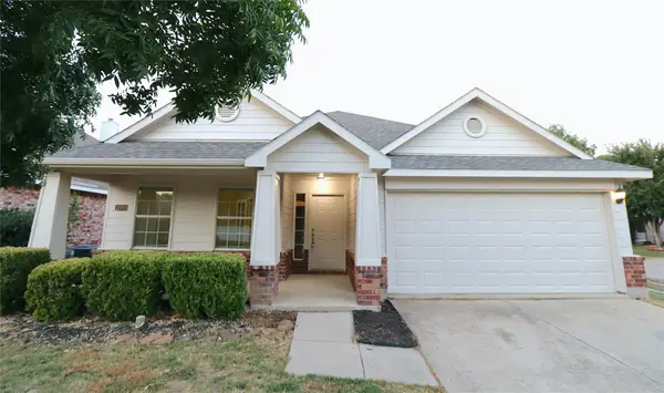 1000 Warbler Lane, Aubrey, TX 76227