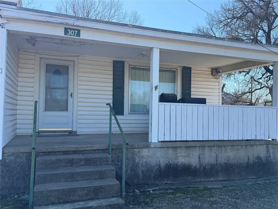 307 Cedar Street, Palo Pinto, TX 76484 - #2