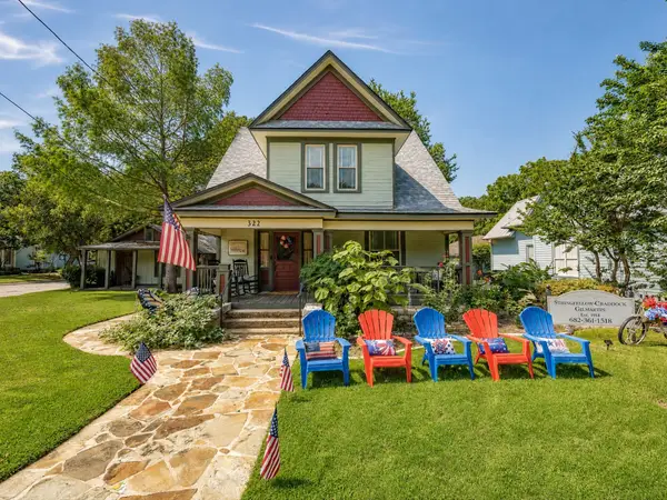 322 W Bridge Street, Granbury, TX 76048