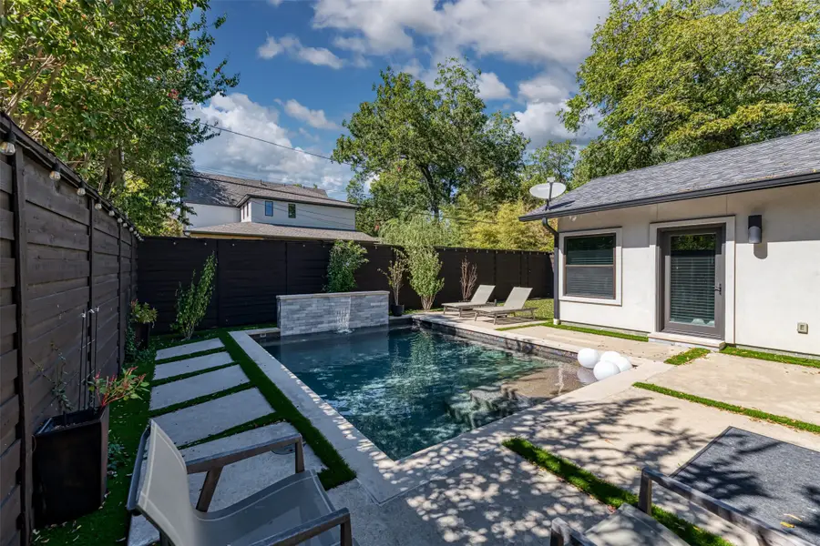8715 Forest Hills Boulevard, Dallas, TX 75218 - #3